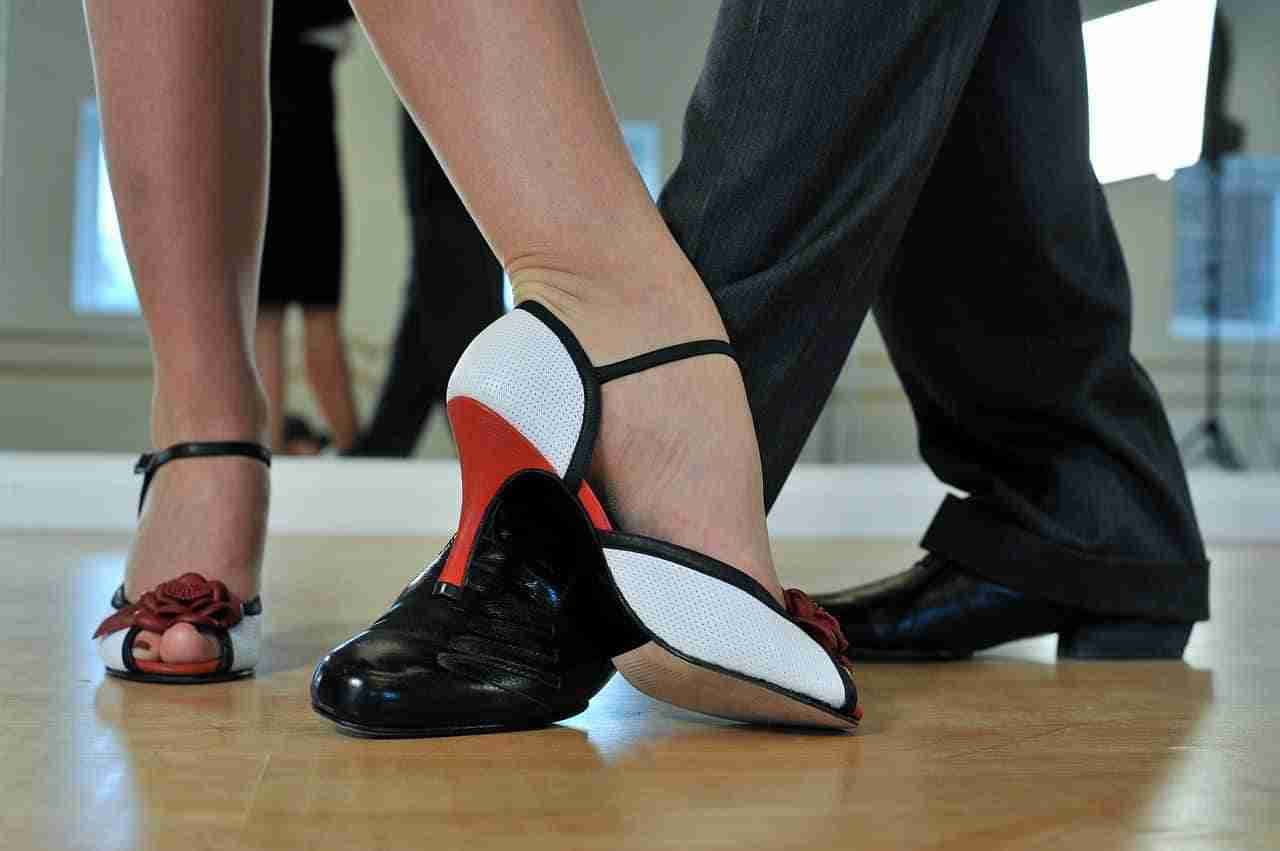 Descubre aquí las 5 ventajas importantes del zapato de baile